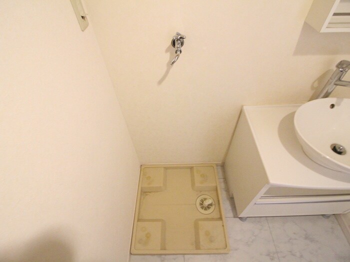 物件内観写真15　(洗濯機置場)