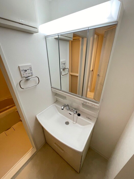 物件内観写真9　(洗面)