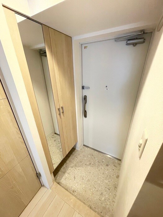 物件内観写真11　(玄関)