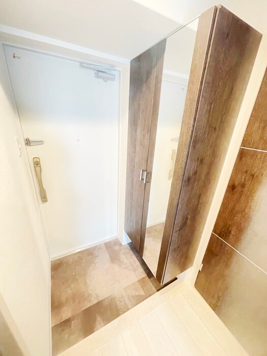 物件内観写真13　(玄関)