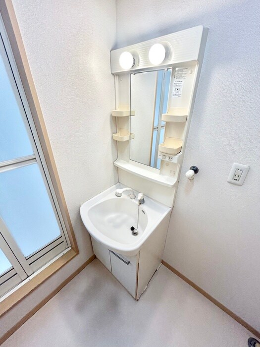 物件内観写真11　(洗面)