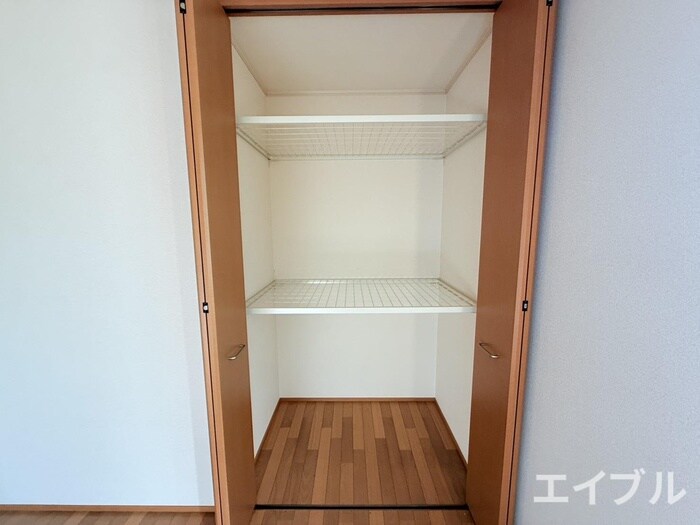 物件内観写真10　(収納)