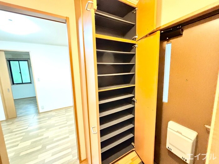 物件内観写真13　(靴箱)
