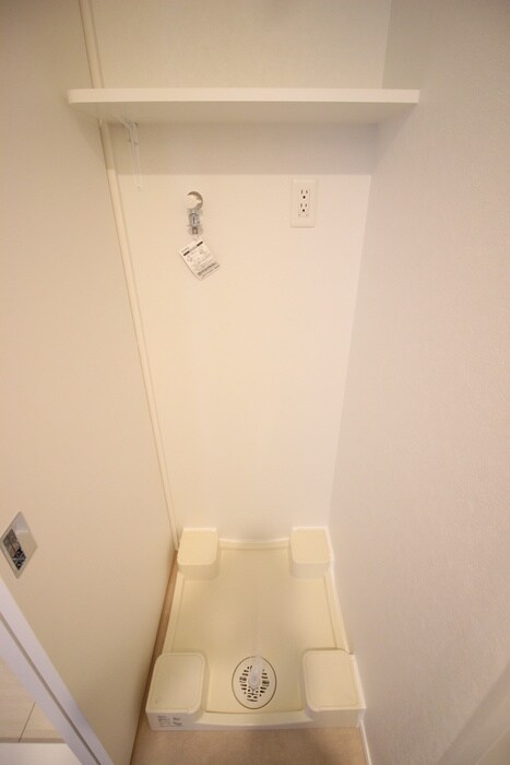 物件内観写真15　(洗濯機置場)