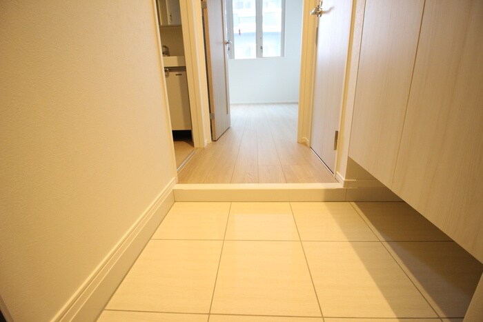 物件内観写真17　(玄関)