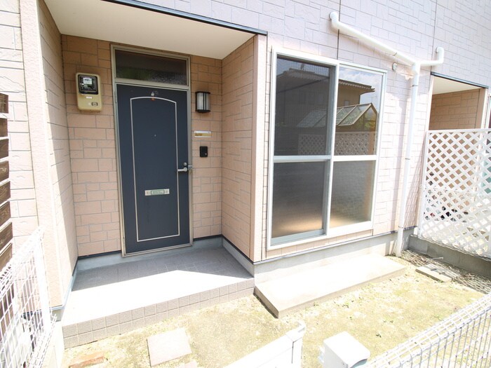 物件内観写真14　(玄関)