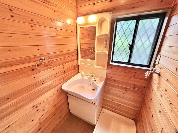 物件内観写真8　(洗面)