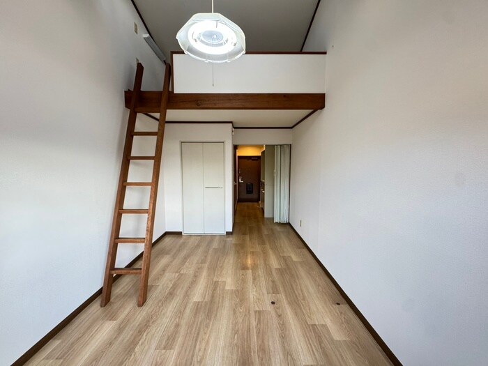 物件内観写真3　(居室)