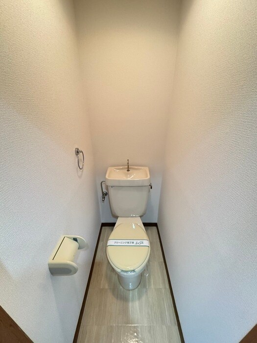 物件内観写真8　(トイレ)