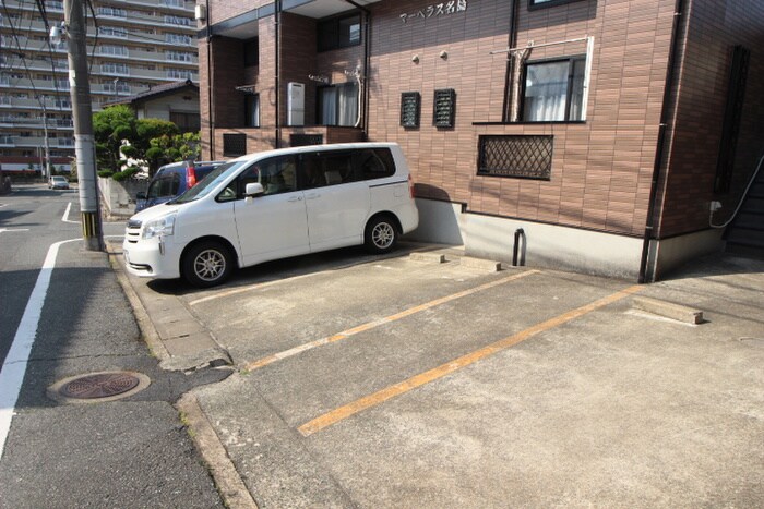物件外観写真2　(駐車場)