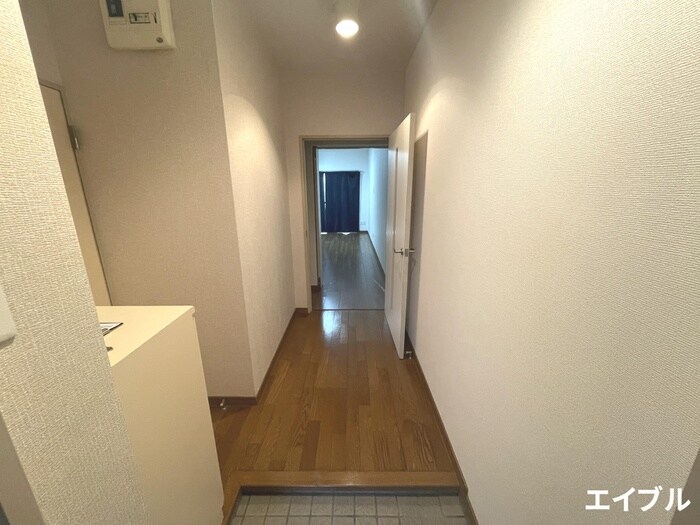 物件内観写真11　(玄関)