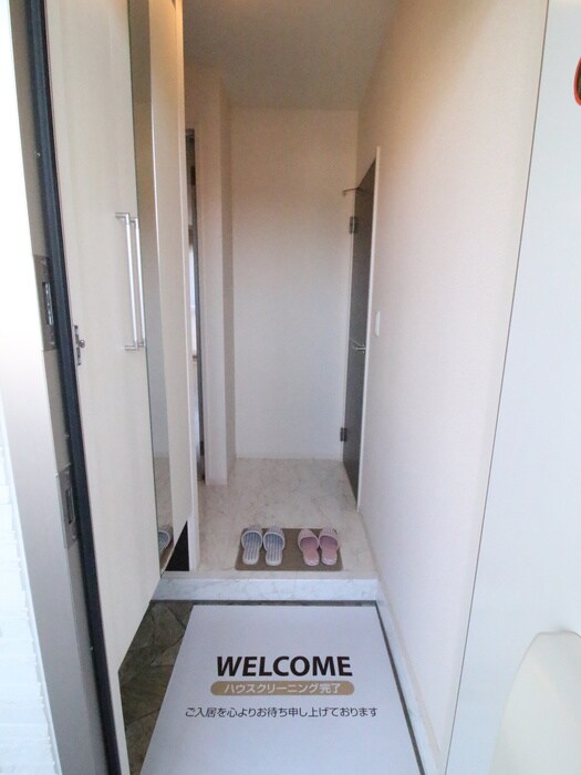 物件内観写真14　(玄関)