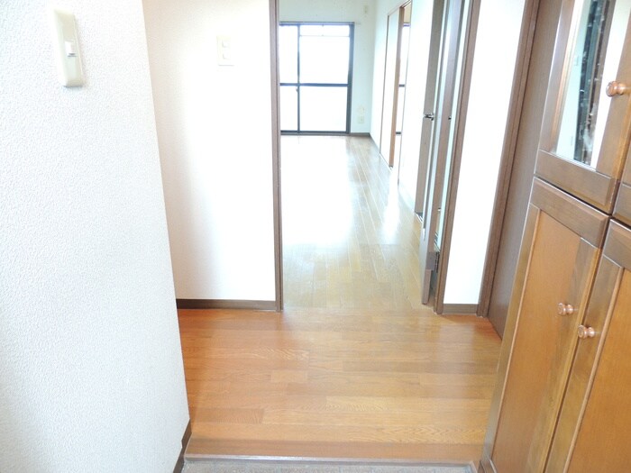 物件内観写真12　(廊下)