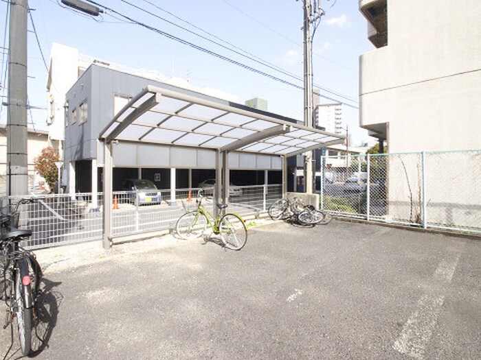 物件外観写真5　(駐輪場)