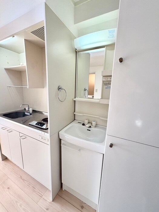 物件内観写真12　(洗面)