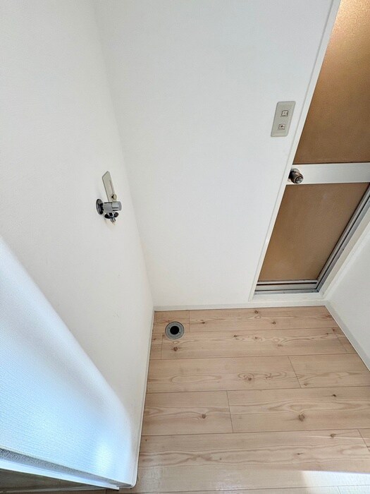 物件内観写真15　(洗濯機置場)