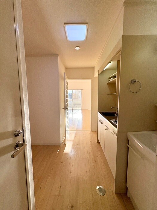 物件内観写真16　(廊下)