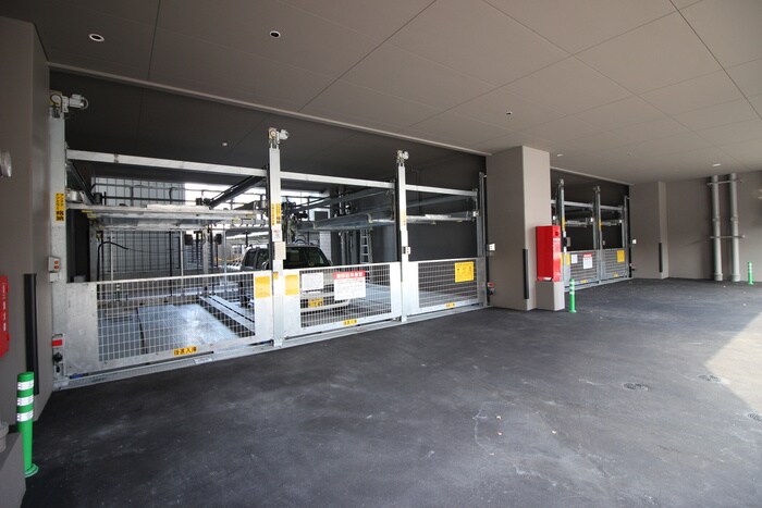 物件外観写真6　(駐車場)