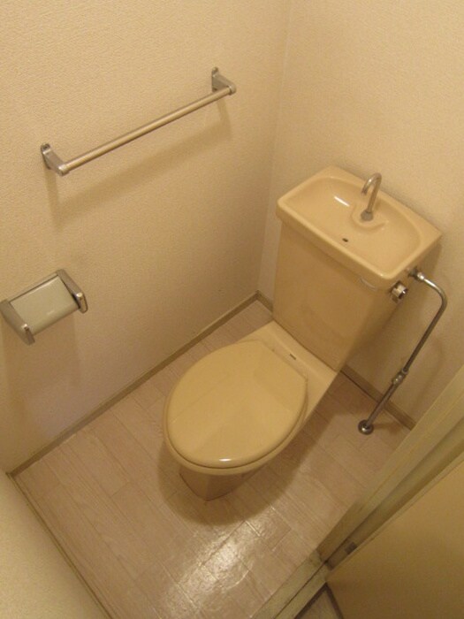 物件内観写真14　(トイレ)