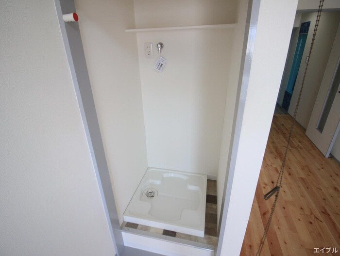 物件内観写真9　(洗濯機置場)