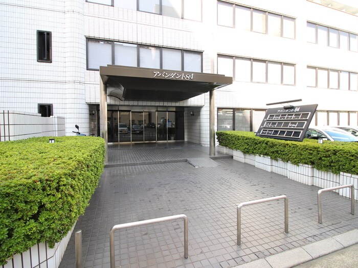 物件外観写真5　(エントランス部分)