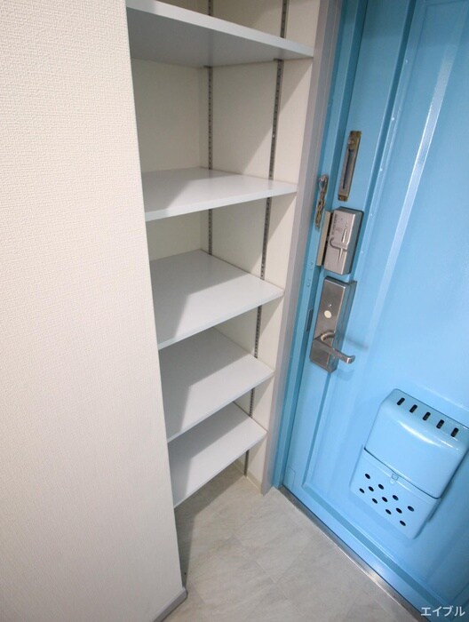 物件内観写真10　(玄関)