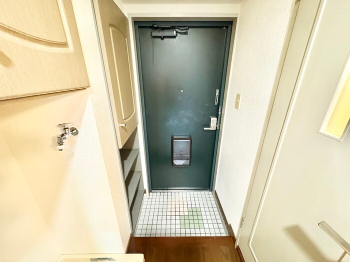 物件内観写真15　(玄関)