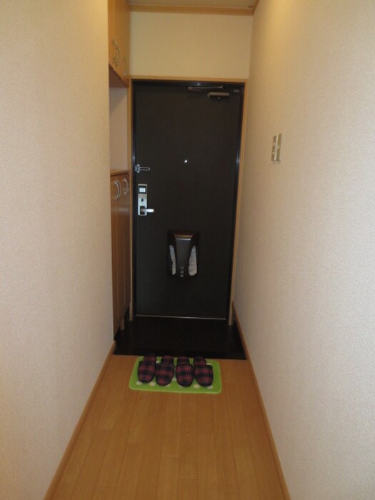 物件内観写真12　(玄関)