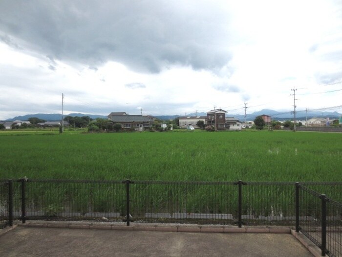 物件内観写真16　(室内からの展望)