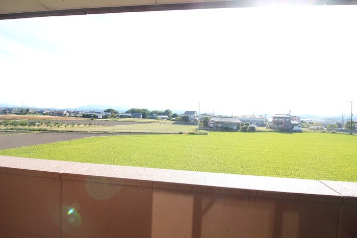 物件内観写真13　(室内からの展望)