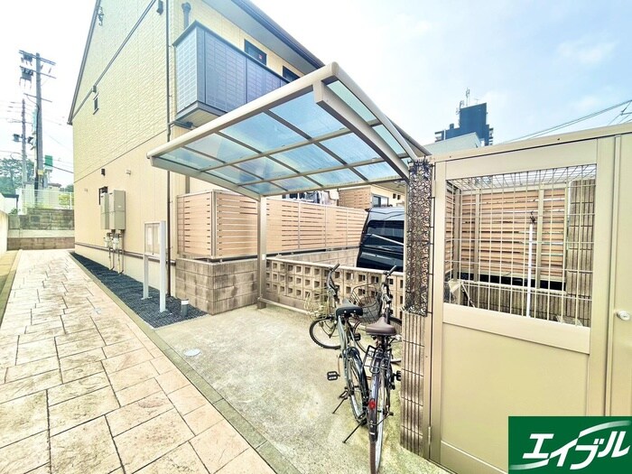 物件外観写真6　(駐輪場)