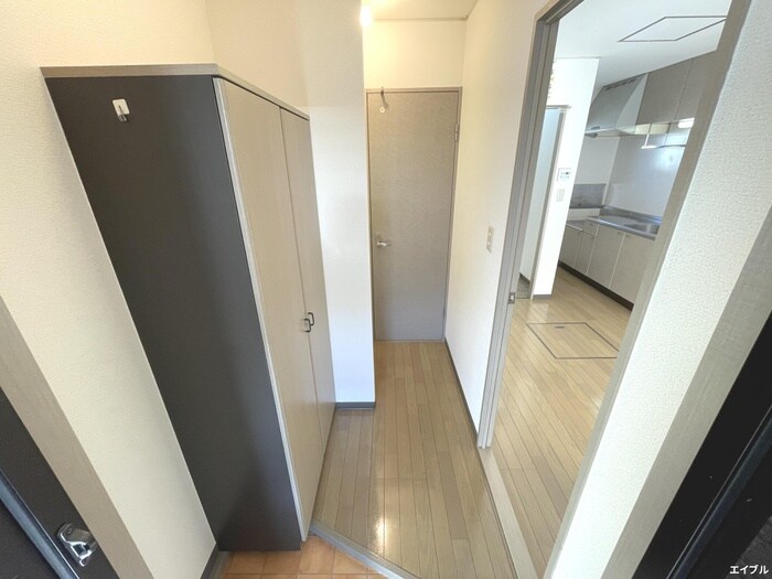 物件内観写真12　(玄関)