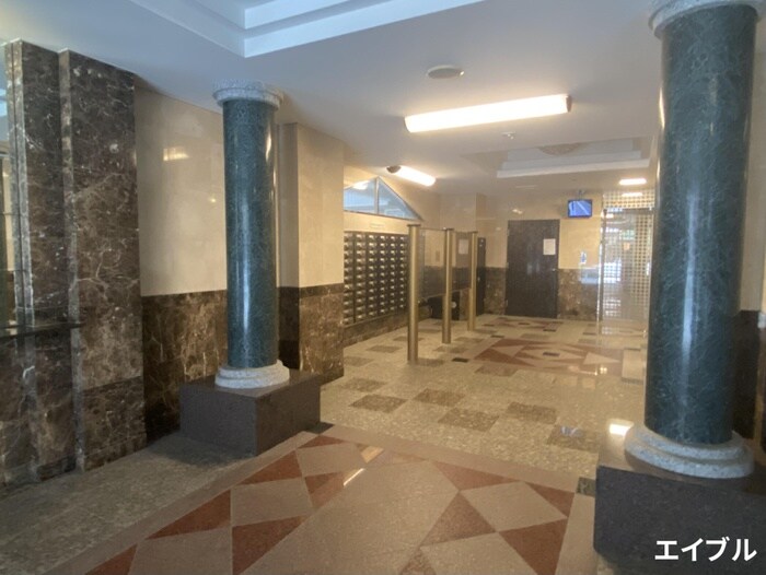 物件外観写真4　(エントランス部分)