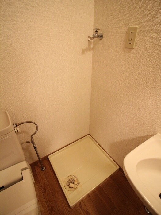 物件内観写真15　(洗濯機置場)