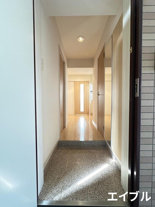 物件内観写真15　(玄関)