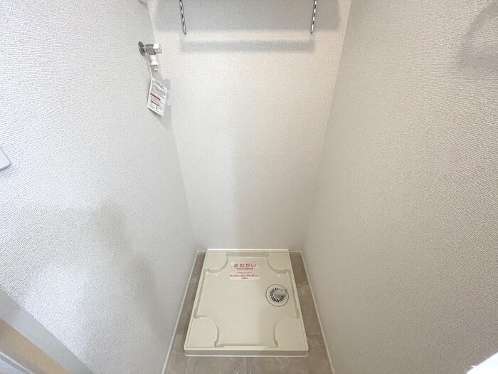 物件内観写真15　(洗濯機置場)