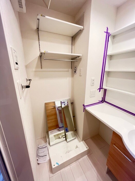 物件内観写真12　(洗濯機置場)