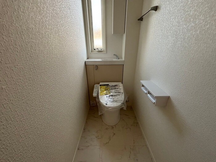 物件内観写真14　(トイレ)