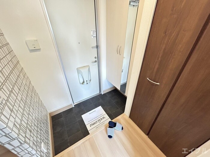 物件内観写真16　(玄関)