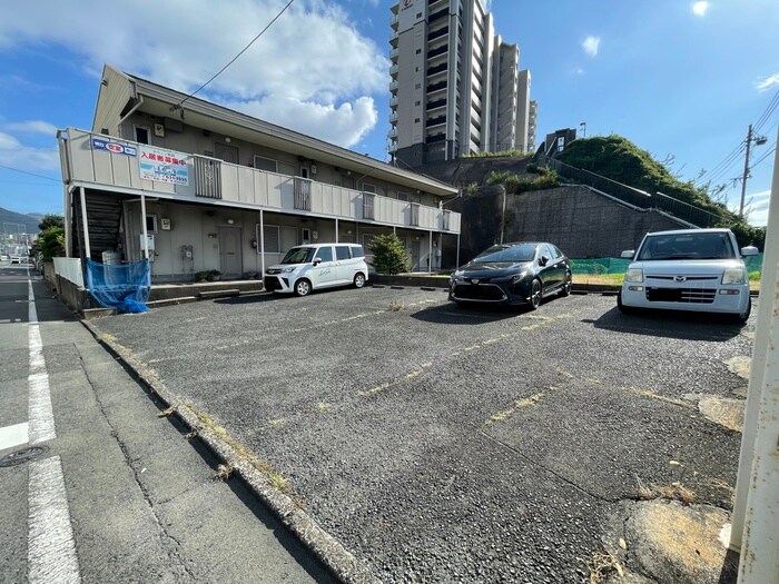 物件外観写真6　(駐車場)