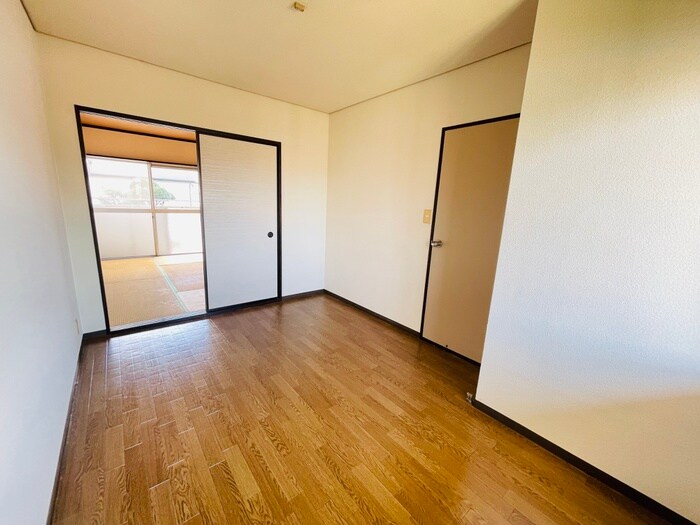 物件内観写真12　(居室)