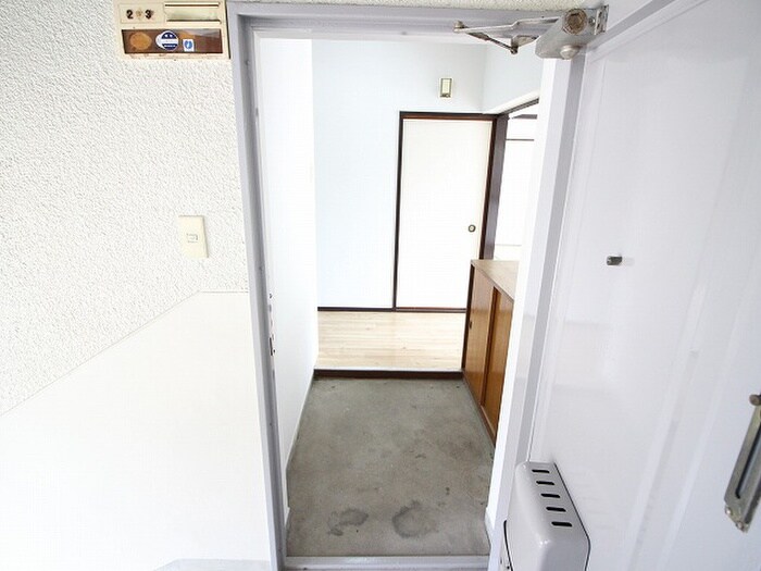 物件内観写真9　(玄関)