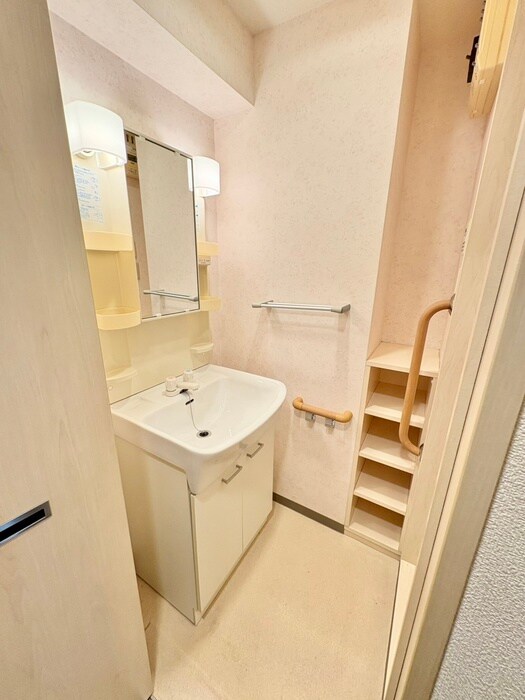 物件内観写真12　(洗面)