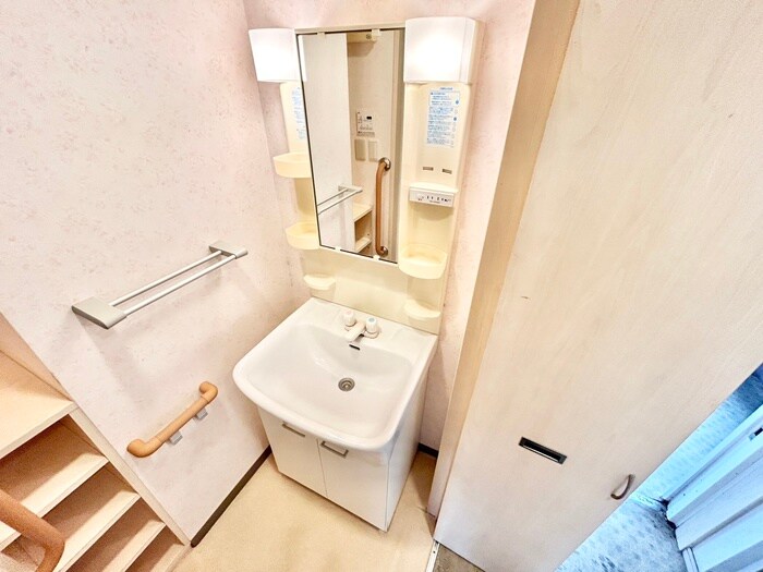 物件内観写真12　(洗面)