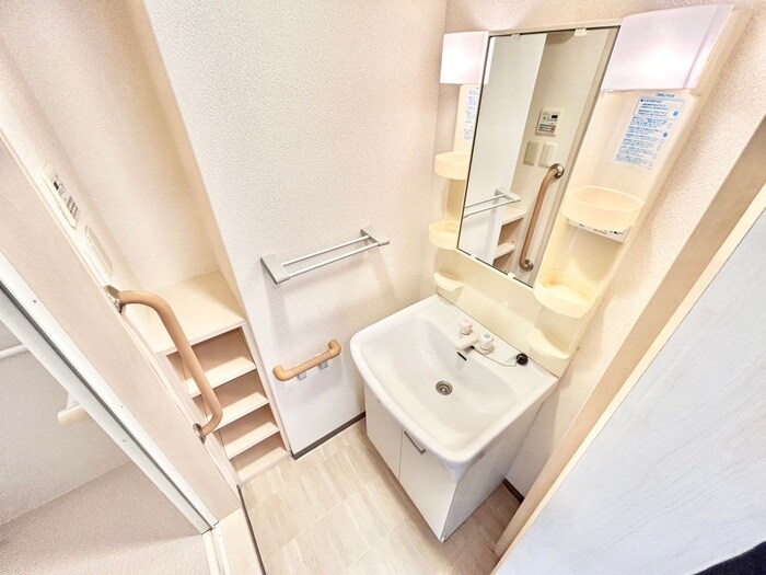 物件内観写真12　(洗面)