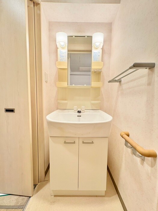 物件内観写真13　(洗面)