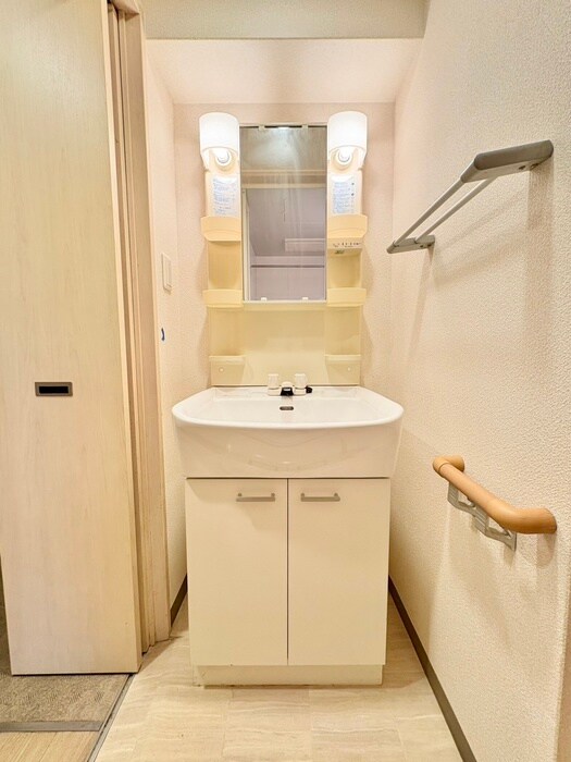 物件内観写真13　(洗面)