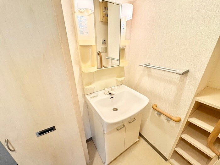 物件内観写真14　(洗面)