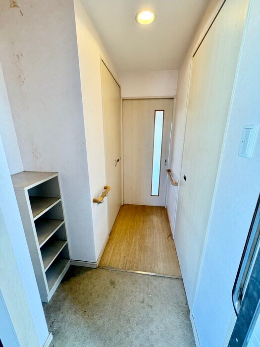 物件内観写真15　(玄関)