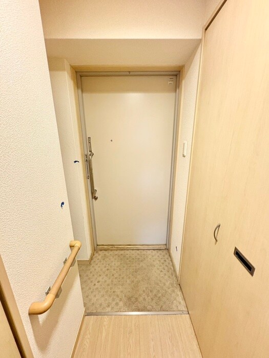 物件内観写真15　(玄関)